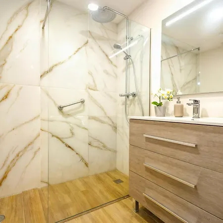 Apt. Colina De Mar- Coastal Retreat Near The Apartamento